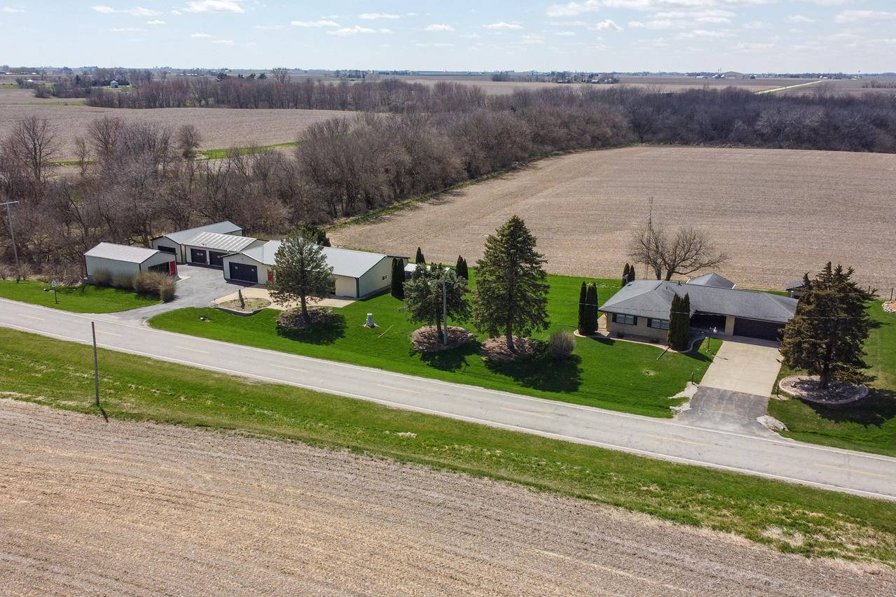609 Cedar St., Cedar Point, IL 61316