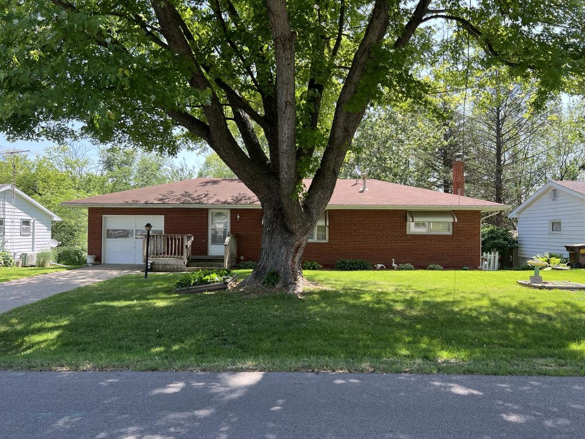 1513 S Float Ave., Freeport, IL 61032