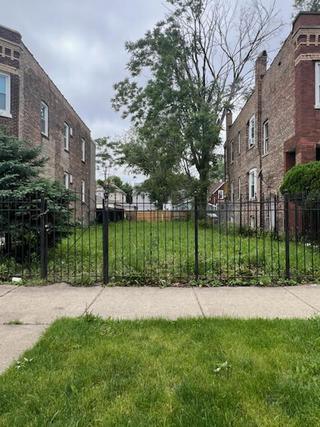 838 N Lavergne Ave., Chicago, IL 60651