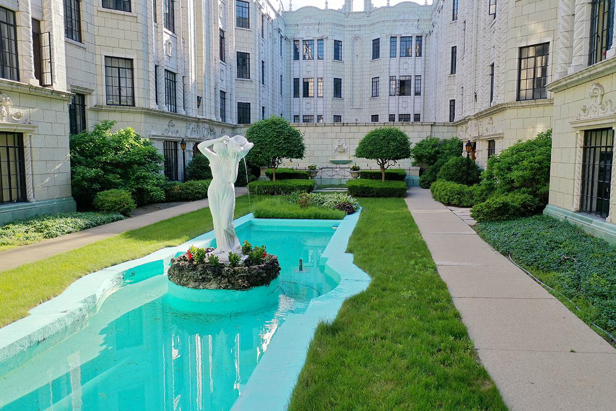 7350 N Ridge Blvd. #22C, Chicago, IL 60645