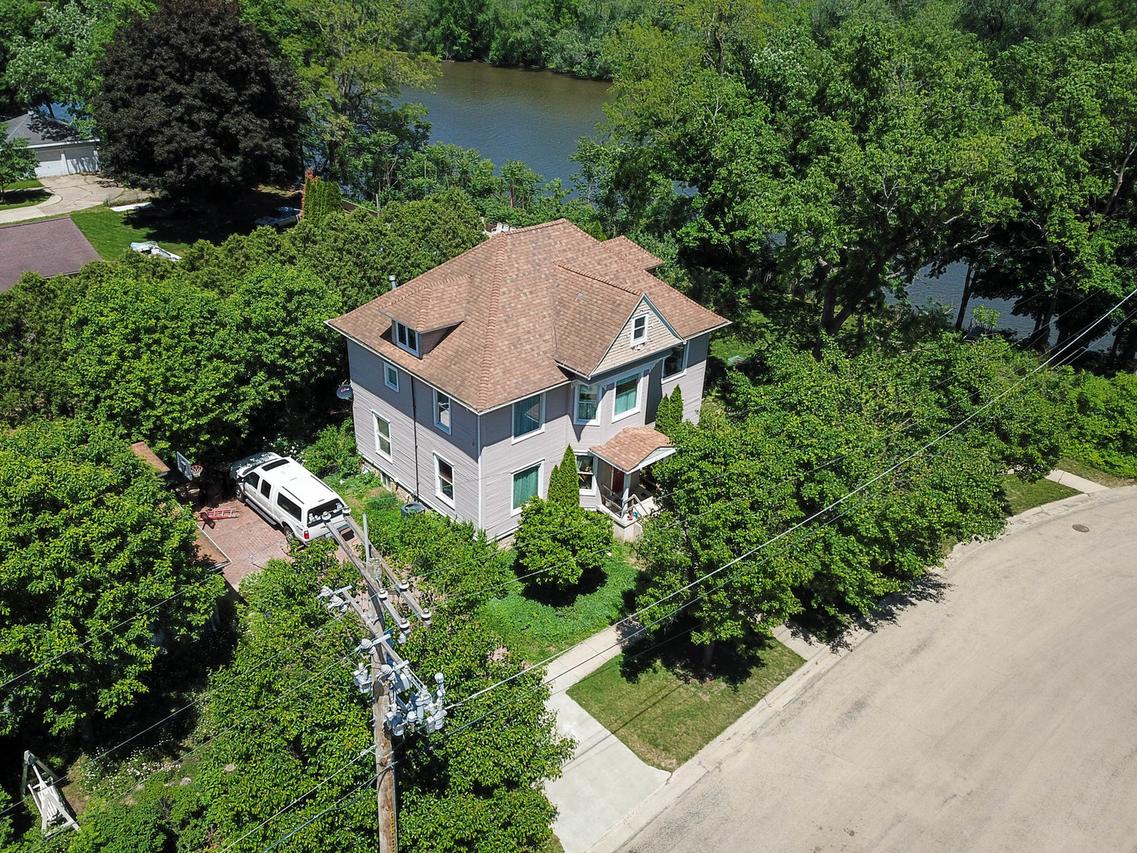 302 Illinois St., Oregon, IL 61061