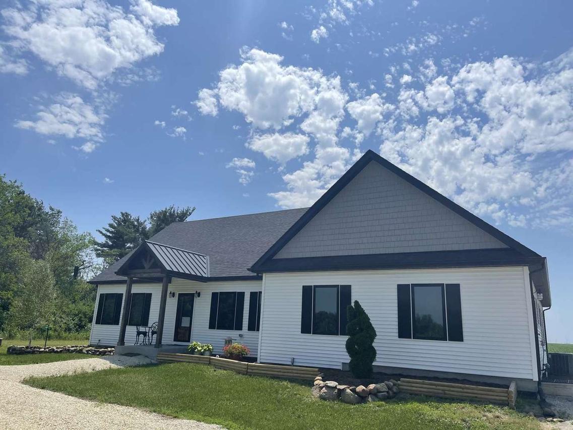 10438 W 1000s Rd., Bonfield, IL 60913