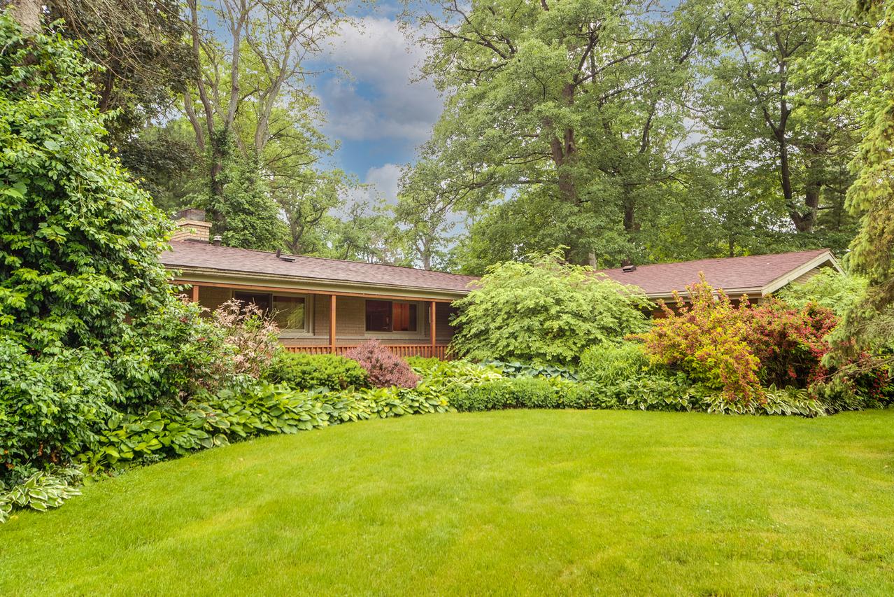 39 Oxford Dr., Lincolnshire, IL 60069