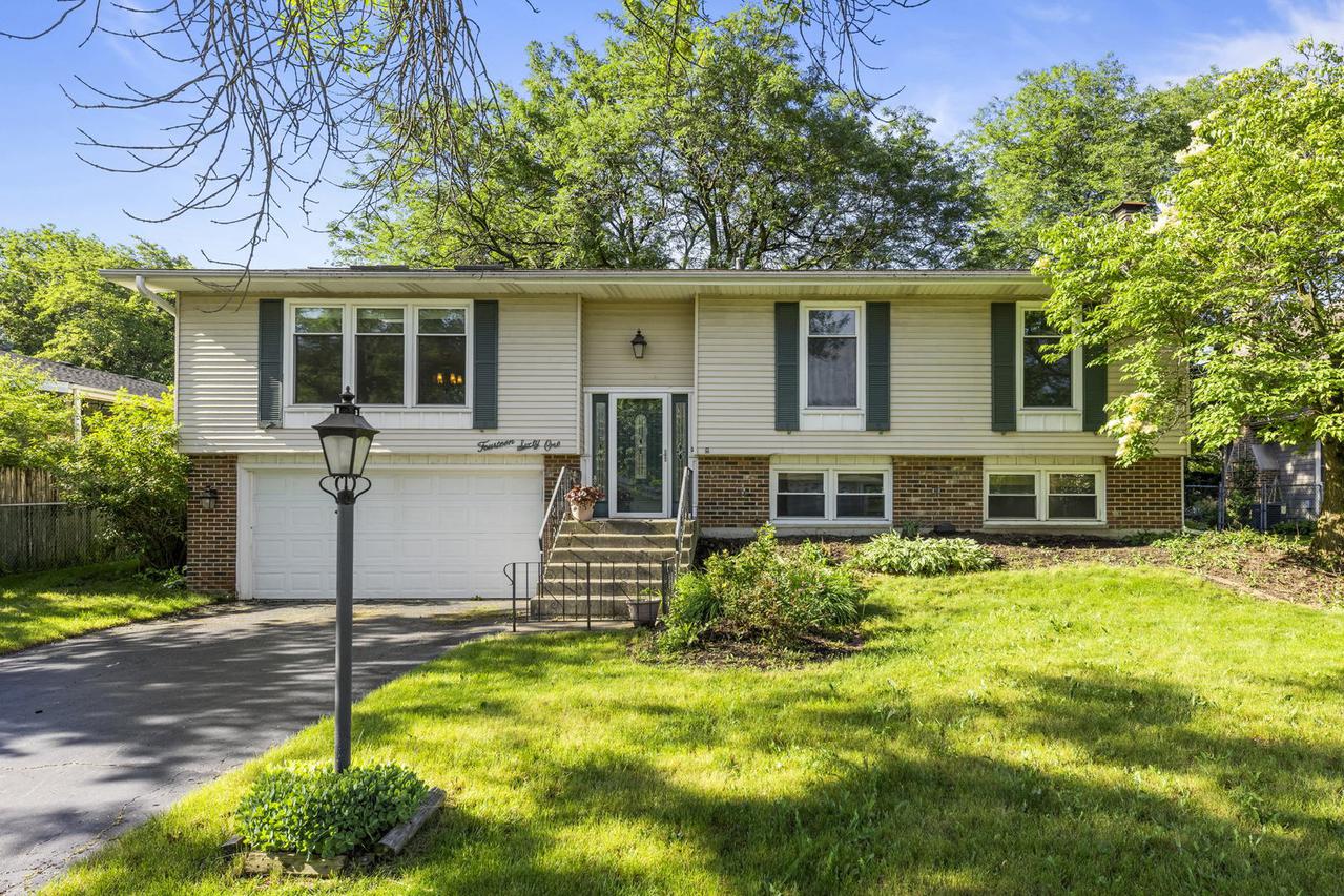 1461 Brunette Dr., Downers Grove, IL 60516