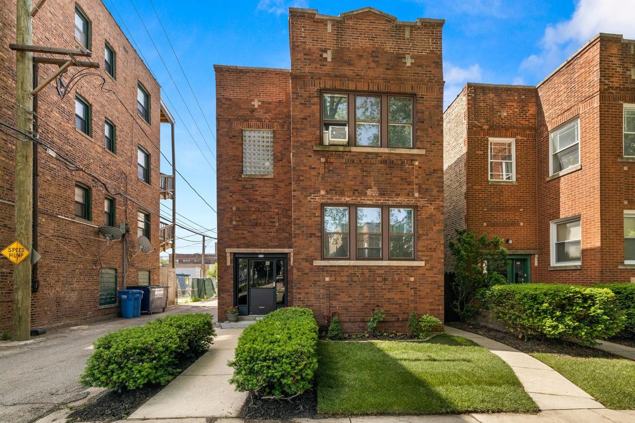 4115 W Melrose St., Chicago, IL 60641