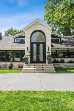 6600 N Longmeadow Ave., Lincolnwood, IL 60712