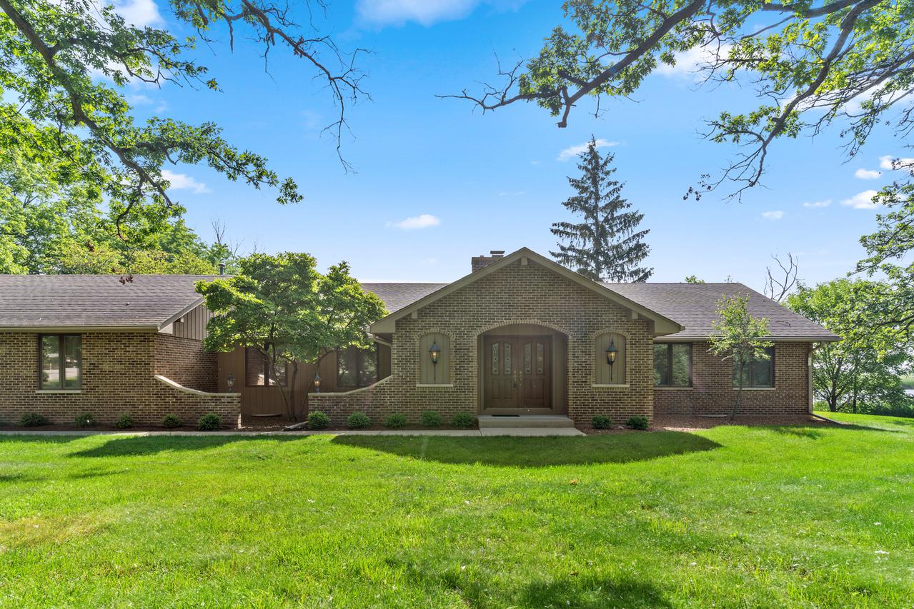 30277 N Imperial Ct., Grayslake, IL 60030