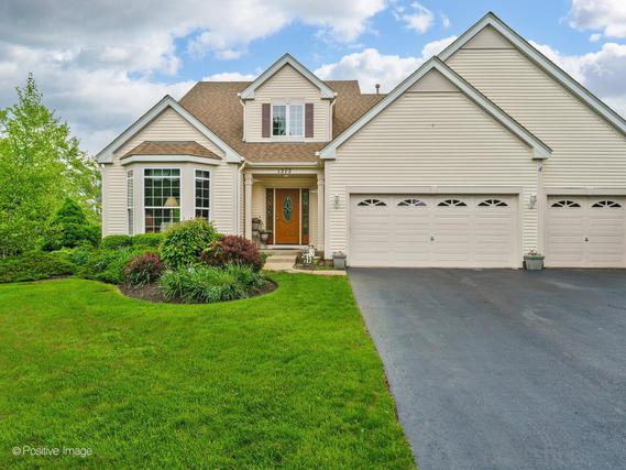 1272 Noble Dr., Port Barrington, IL 60010