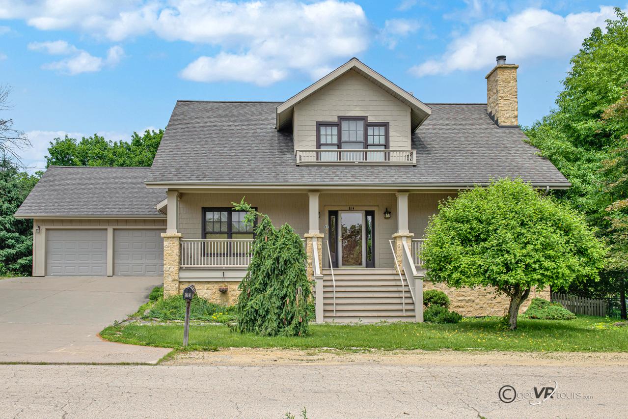 814 Young St., Galena, IL 61036