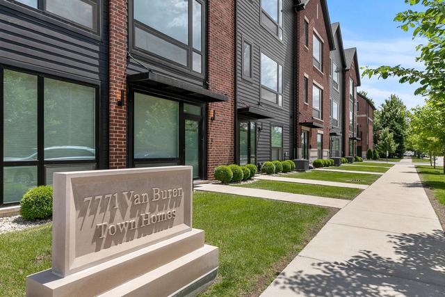 7771 Van Buren St. #14, Forest Park, IL 60130