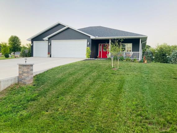 1652 Sir Lawrence Ln., Dixon, IL 61021