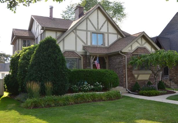 910 Peale Ave., Park Ridge, IL 60068