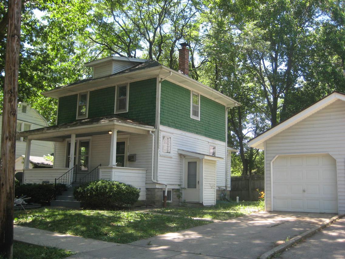 205 N Fair St., Champaign, IL 61821