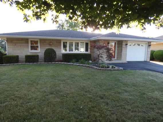 833 Magnolia Dr., Joliet, IL 60435