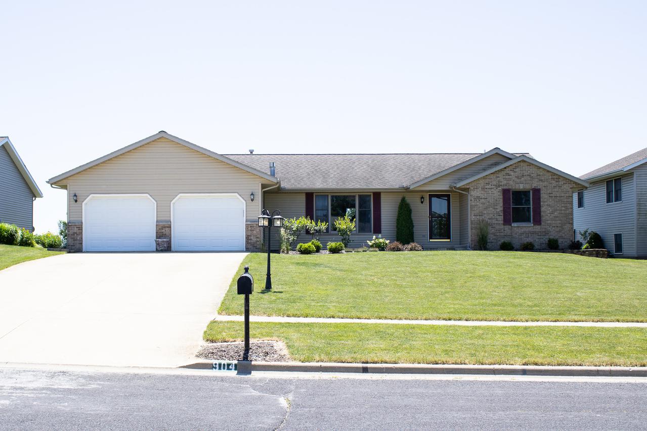 904 Dennis Dr., Eureka, IL 61530