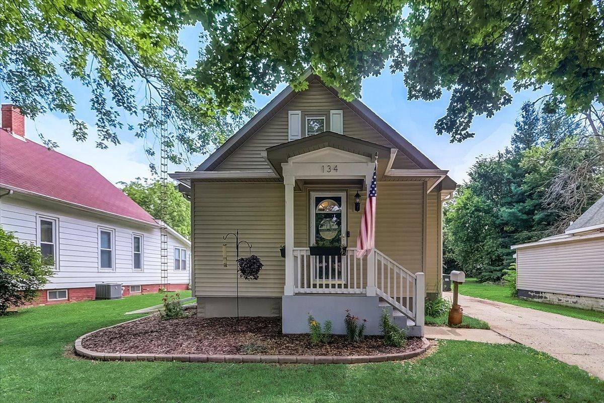 134 N Brown St., Genoa, IL 60135
