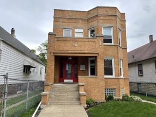 8825 S Saginaw Ave., Chicago, IL 60617