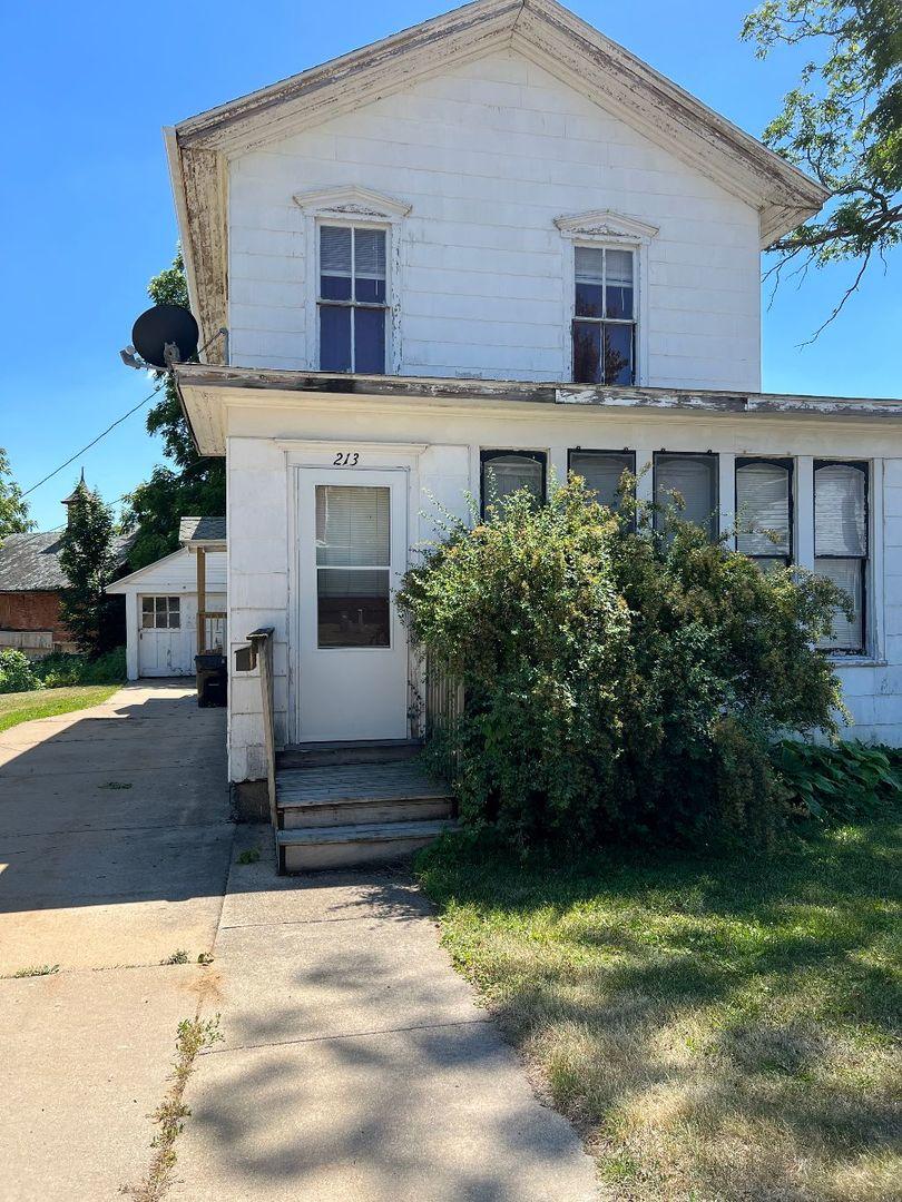 213 W Galena Ave., Freeport, IL 61032
