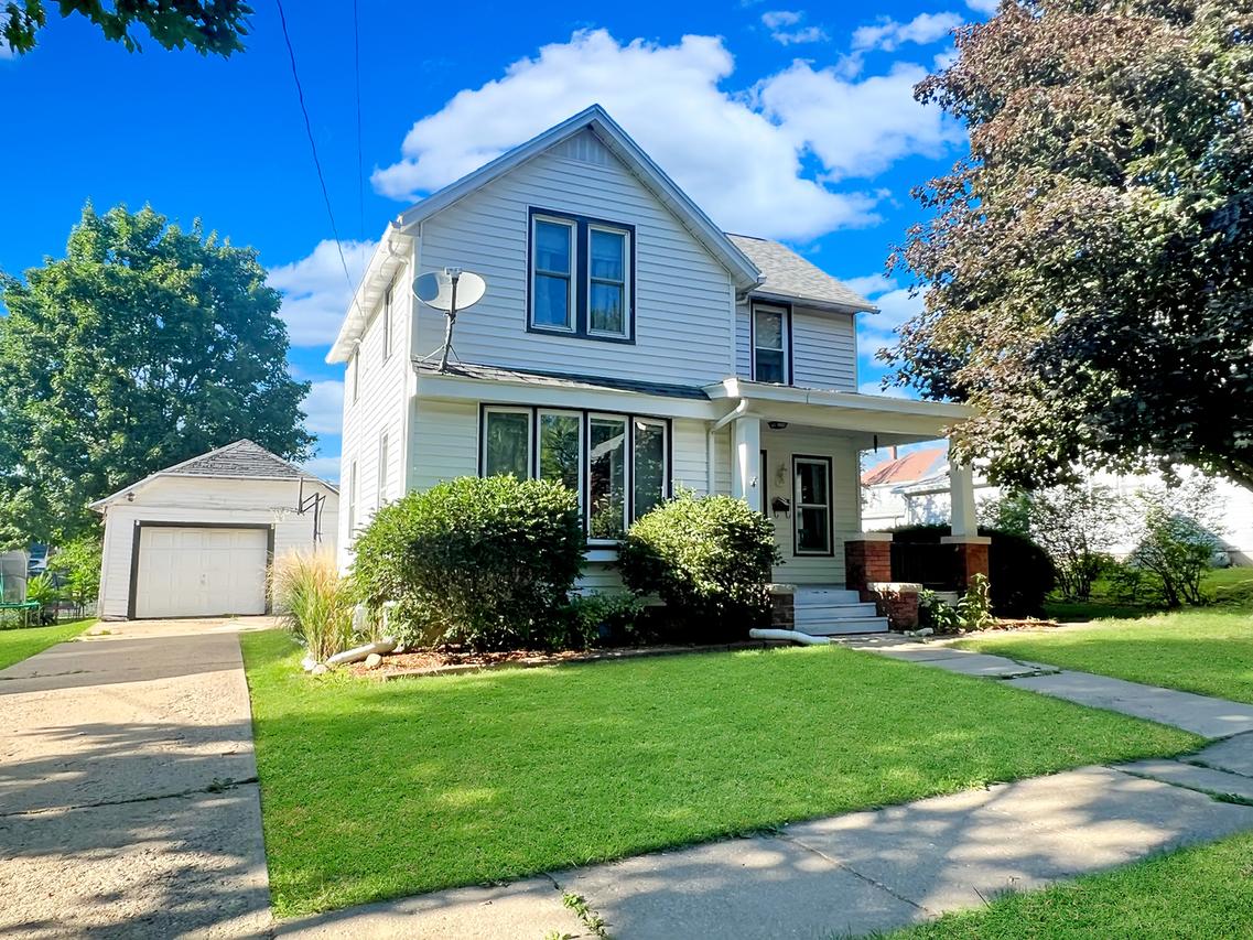 516 W Chestnut St., Freeport, IL 61032