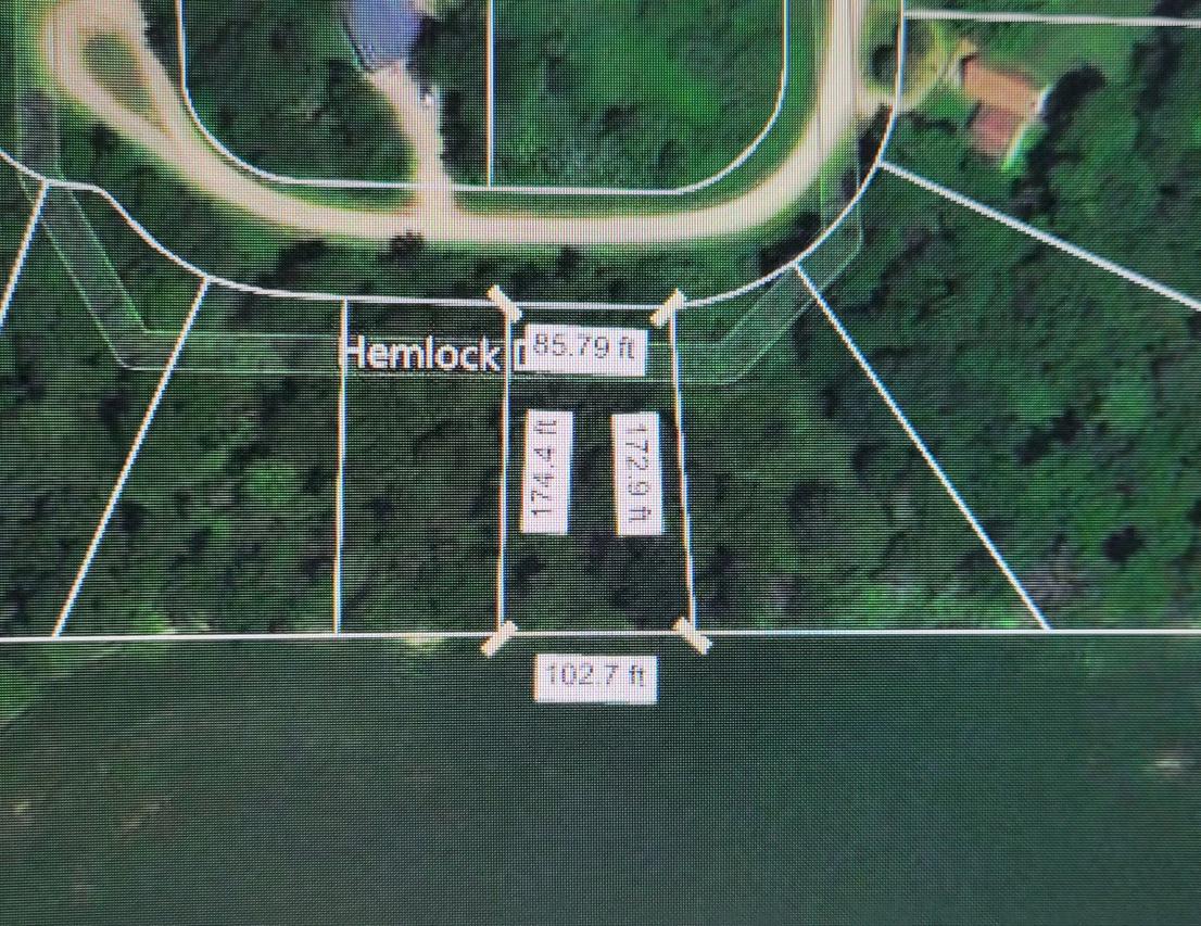 18 Hemlock Dr., Putnam, IL 61560