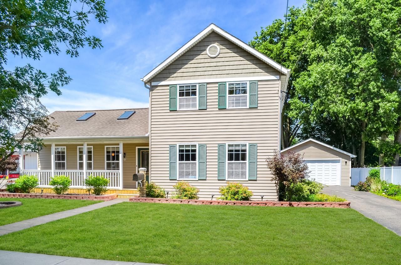 708 S 5th St., Oregon, IL 61061