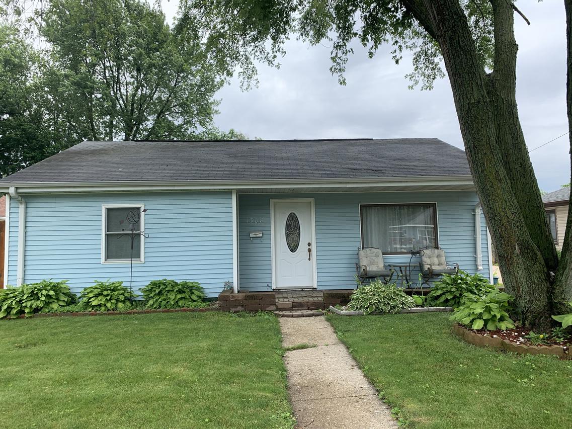 1308 Douglas Dr., Sterling, IL 61081