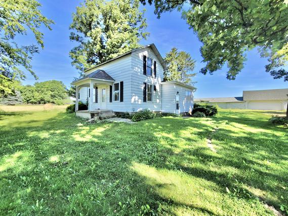 4156 Hunter Rd., Poplar Grove, IL 61065