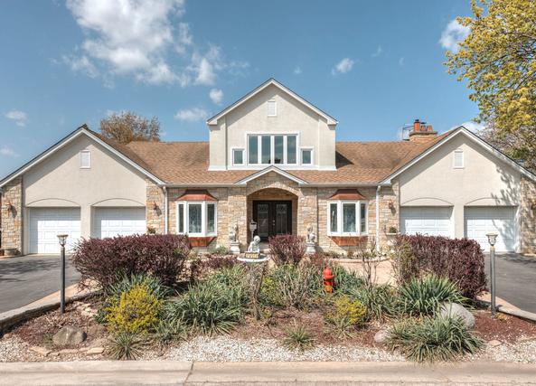 1910 Berry Ln., Des Plaines, IL 60018