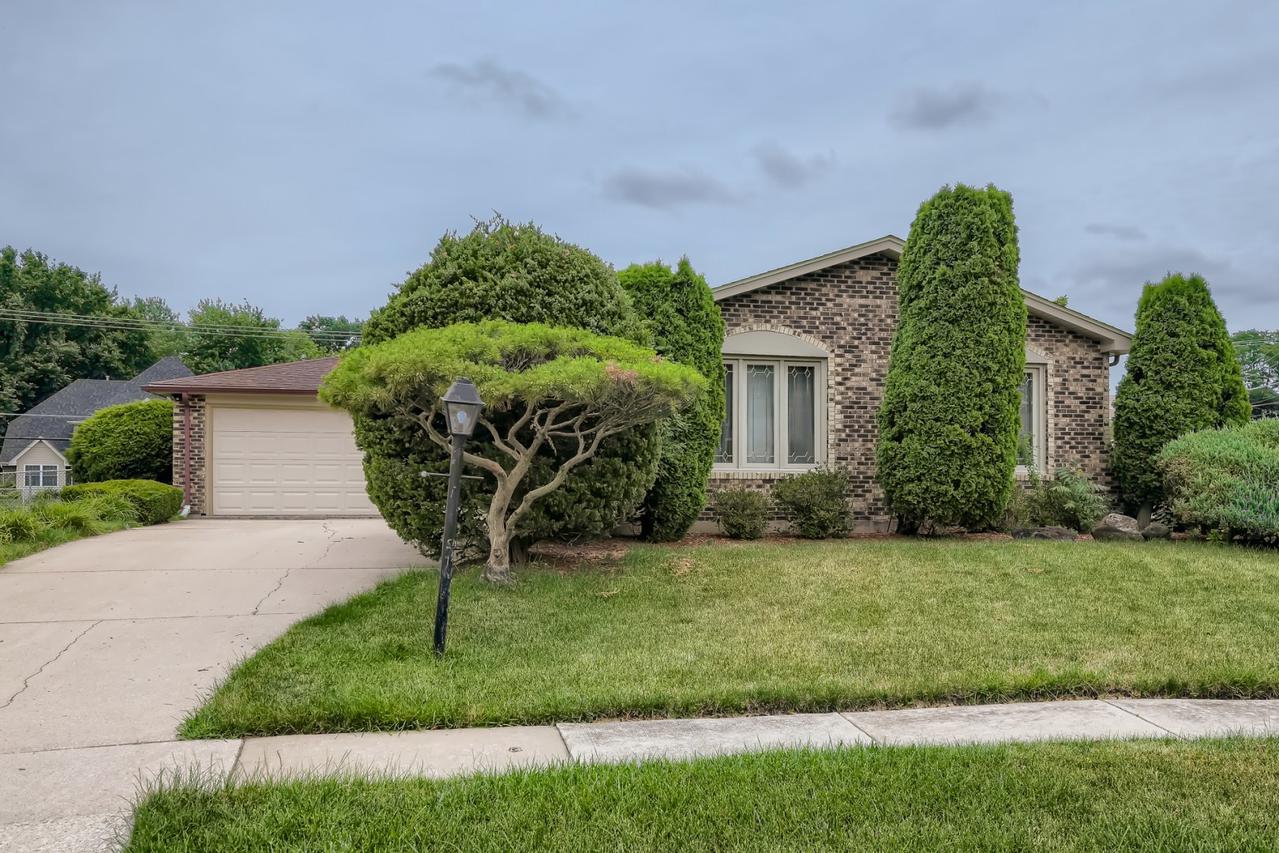 18921 Oakwood Ct., Country Club Hills, IL 60478