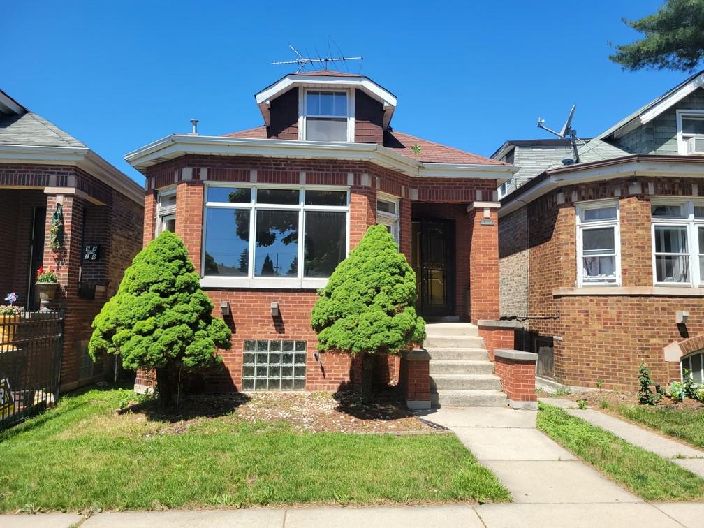 8908 S Wallace St., Chicago, IL 60620