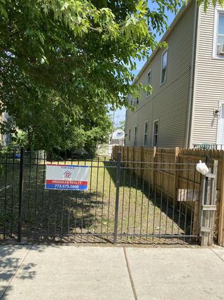4324 W Potomac Ave., Chicago, IL 60651