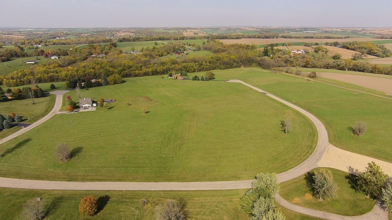 31-69 Country Club Ct., Lanark, IL 61046