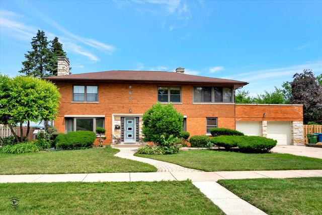10233 S Tripp Ave., Oak Lawn, IL 60453