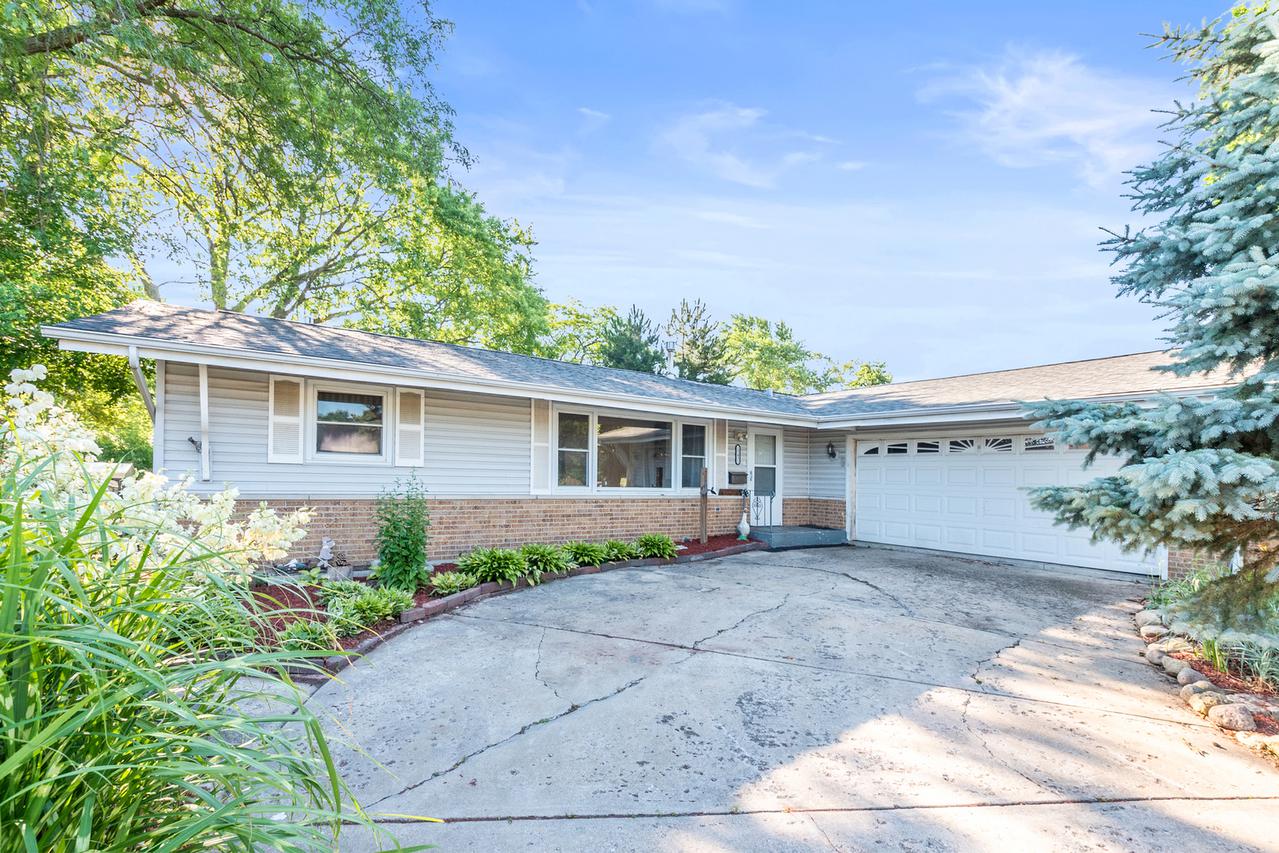 15431 Ridgeland Ave., Oak Forest, IL 60452