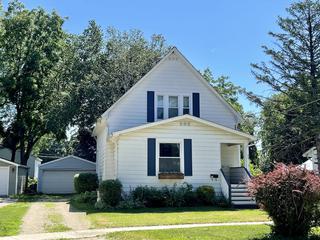 902 N 12th St., Dekalb, IL 60115