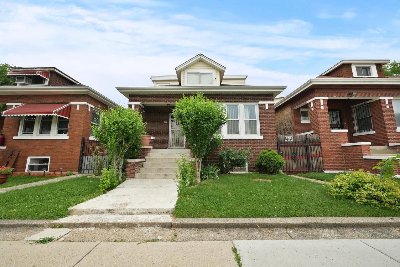 7149 S Artesian Ave., Chicago, IL 60629