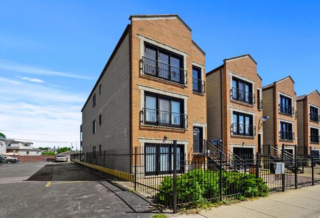 4648 W 63rd St. #3, Chicago, IL 60629