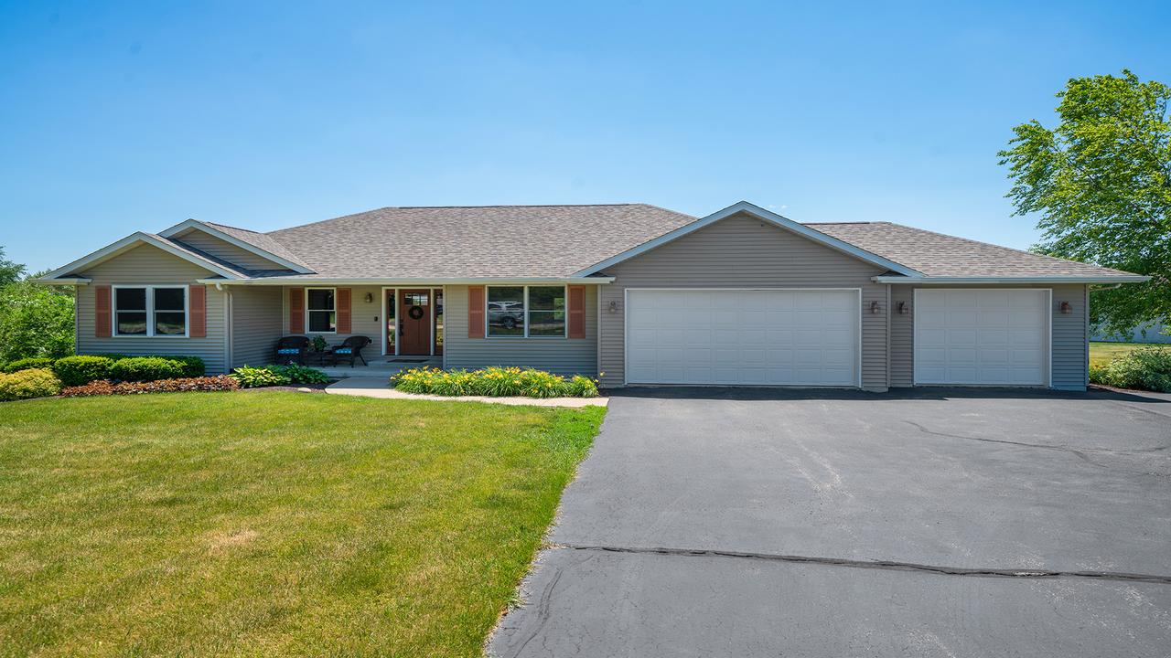 4317 E Ridgeview Ln., Byron, IL 61010