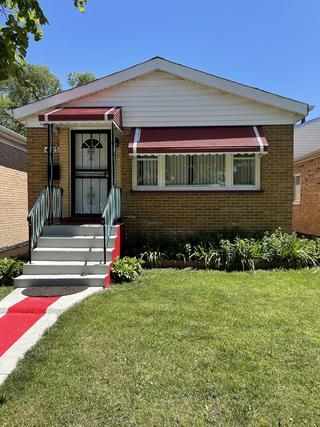 4625 S Laramie Ave., Chicago, IL 60638