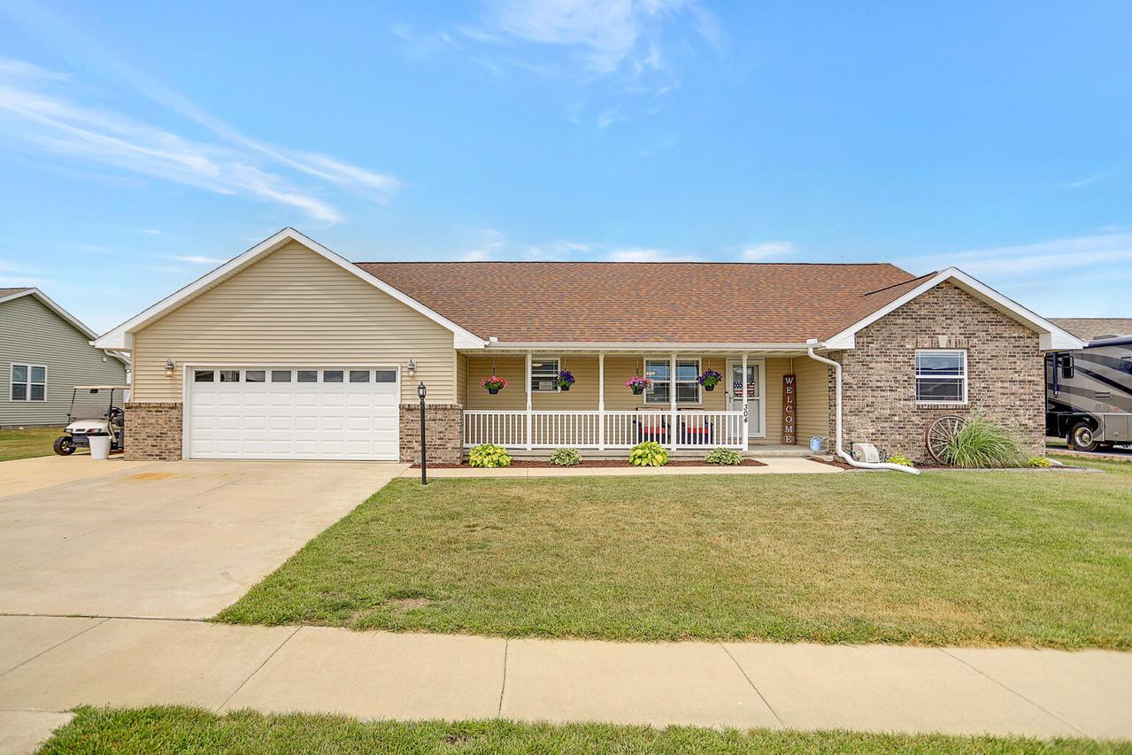 304 Lincoln St., Fisher, IL 61843