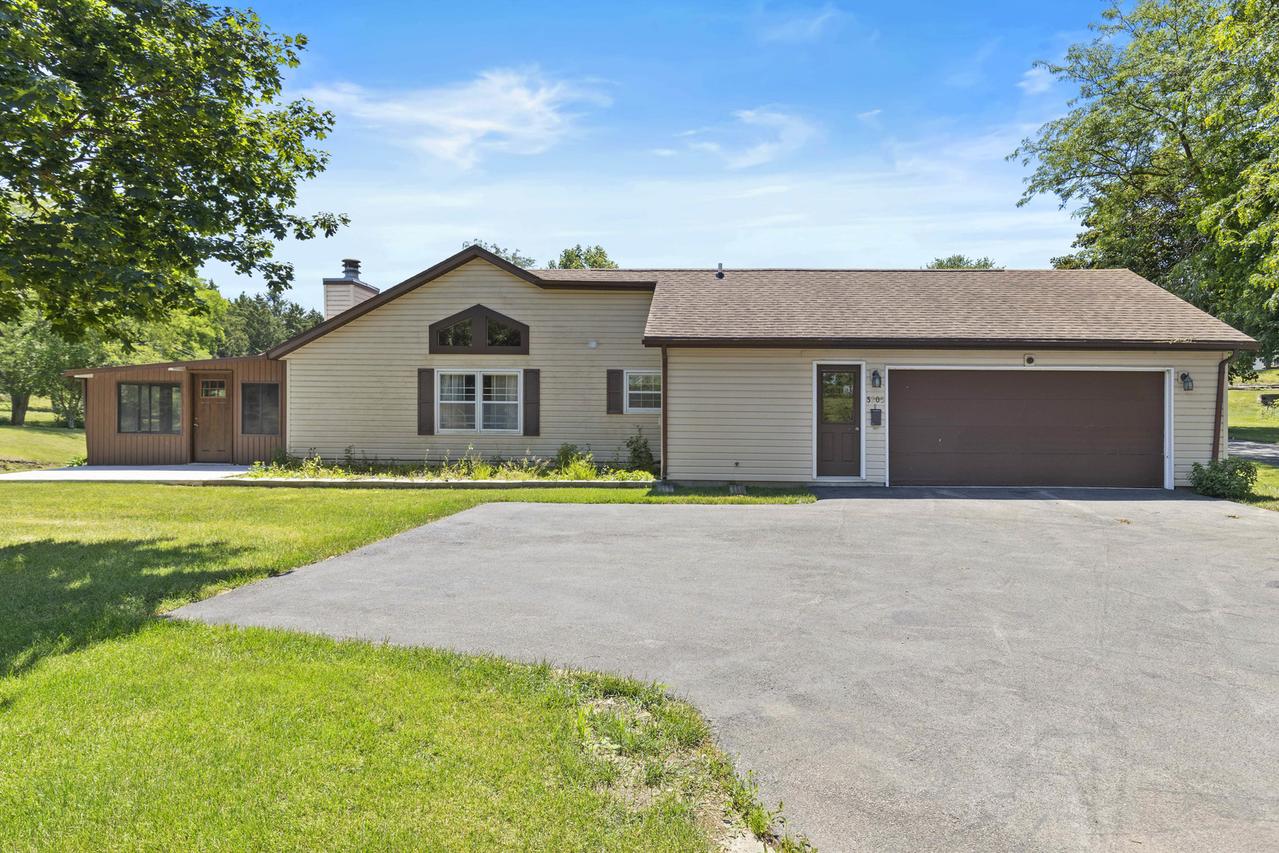 3205 W Stephenson St. #1, Freeport, IL 61032