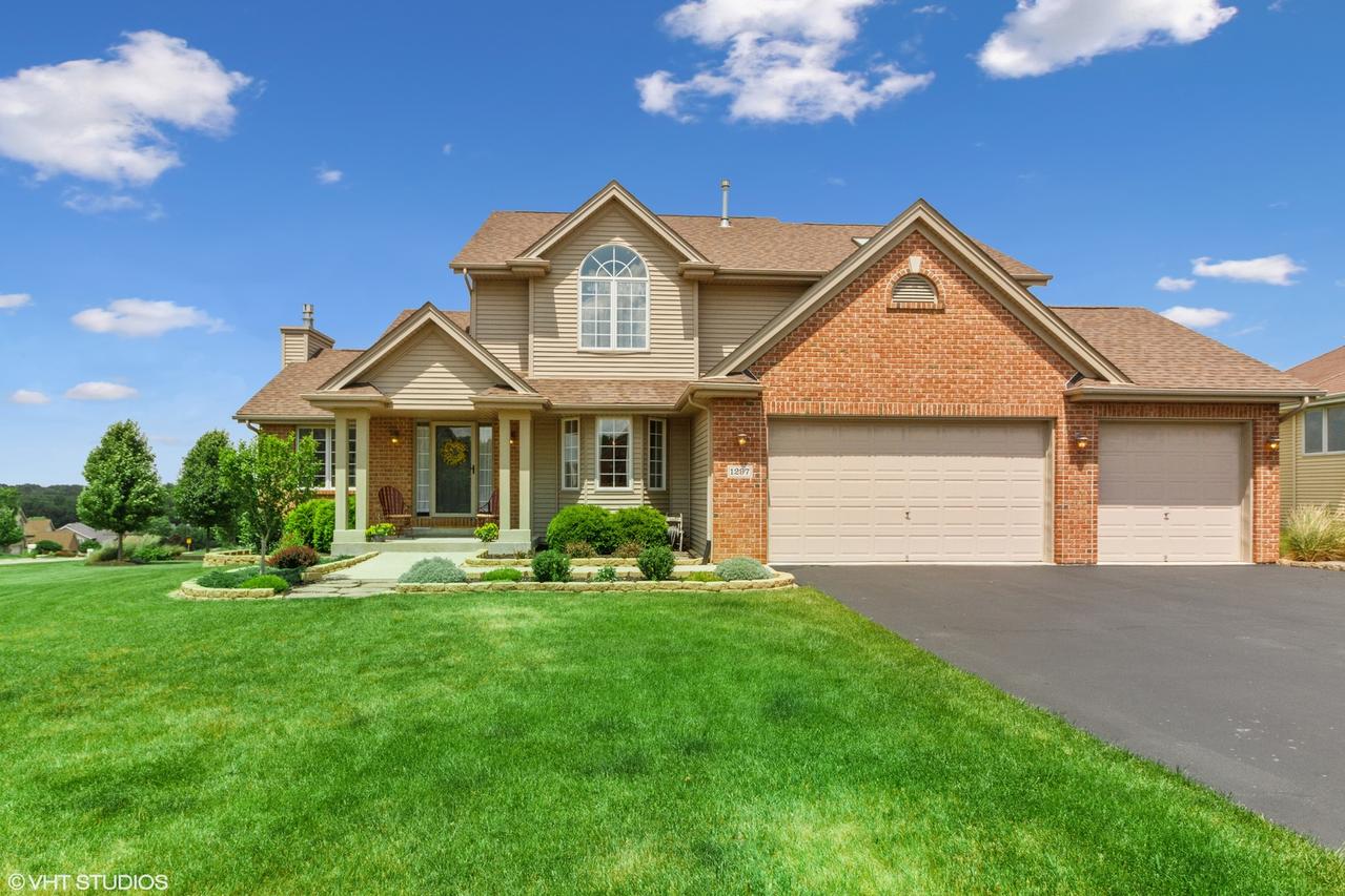 1297 Dixie Tr., Rockton, IL 61072