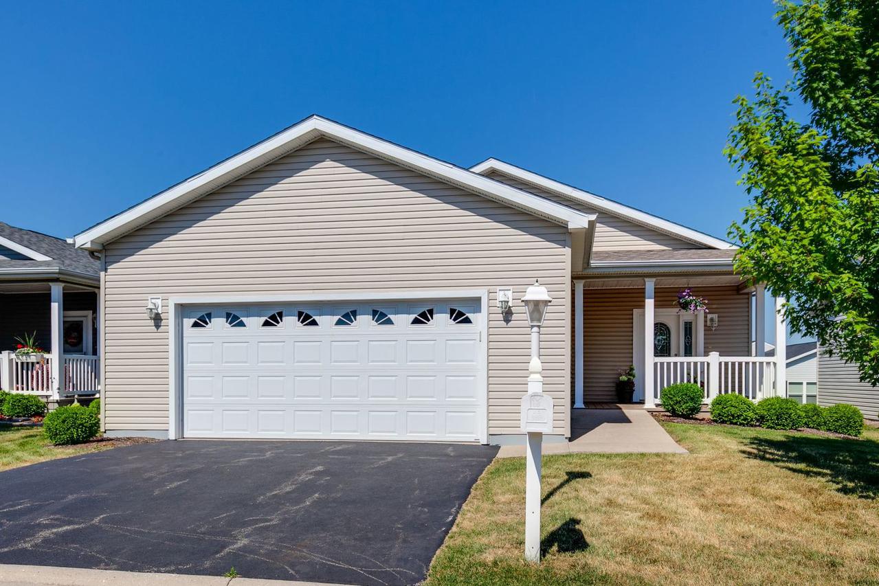1824 Blue Ribbon Ln., Grayslake, IL 60030