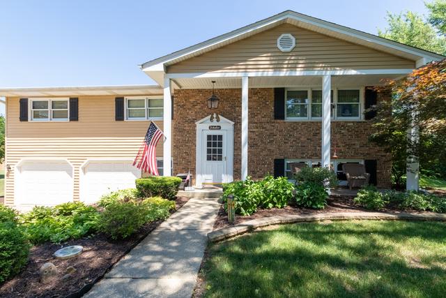 339 Hilltop Dr., North Aurora, IL 60542