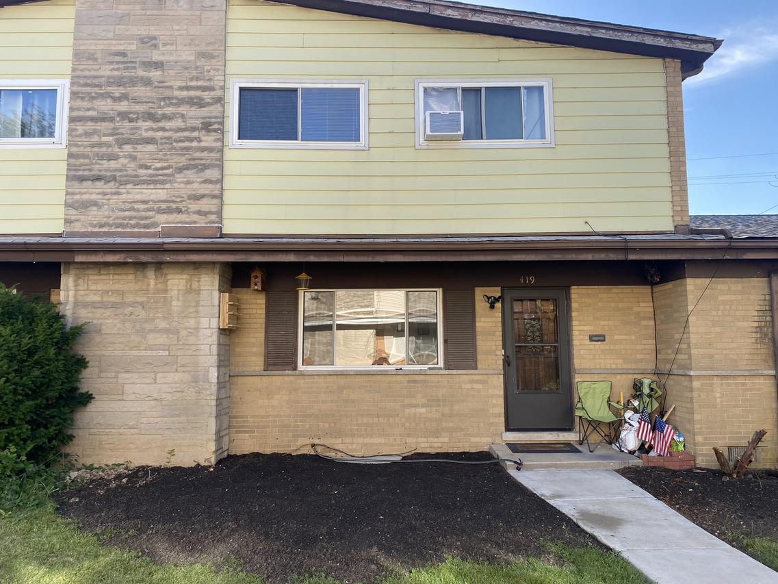 419 Glenshire Rd., Glenview, IL 60025