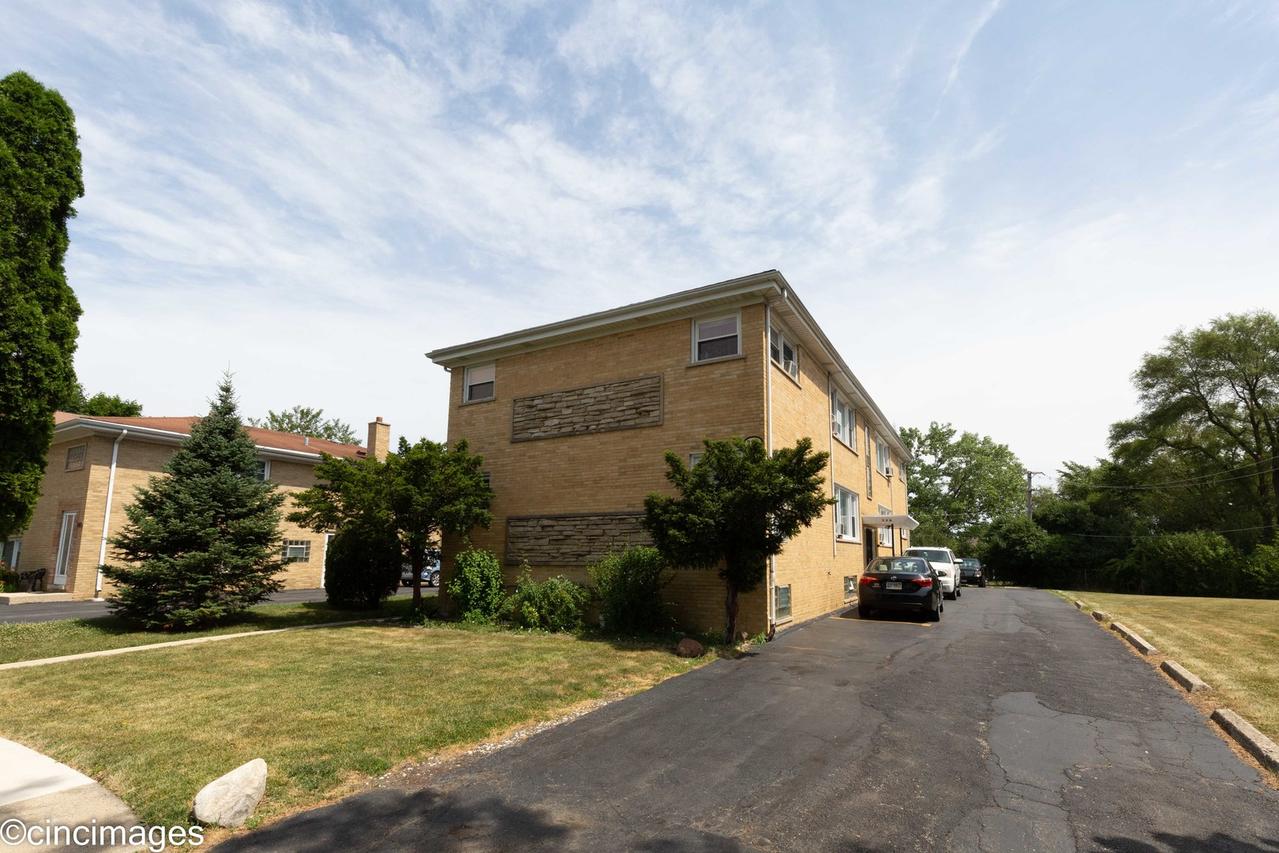 229 S Hale St., Addison, IL 60101