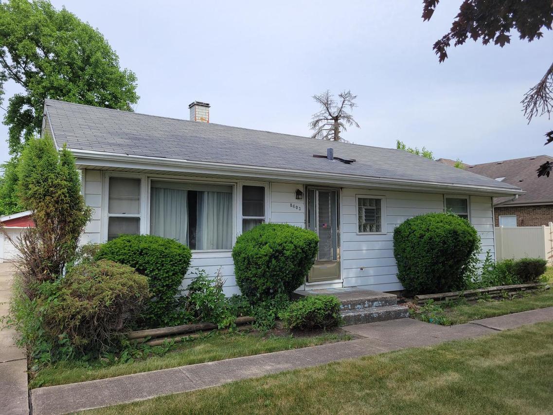8603 Linder Ave., Burbank, IL 60459