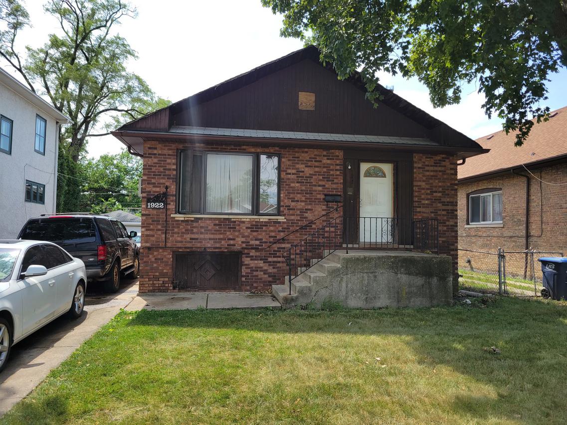 1922 S 21st Ave., Maywood, IL 60153