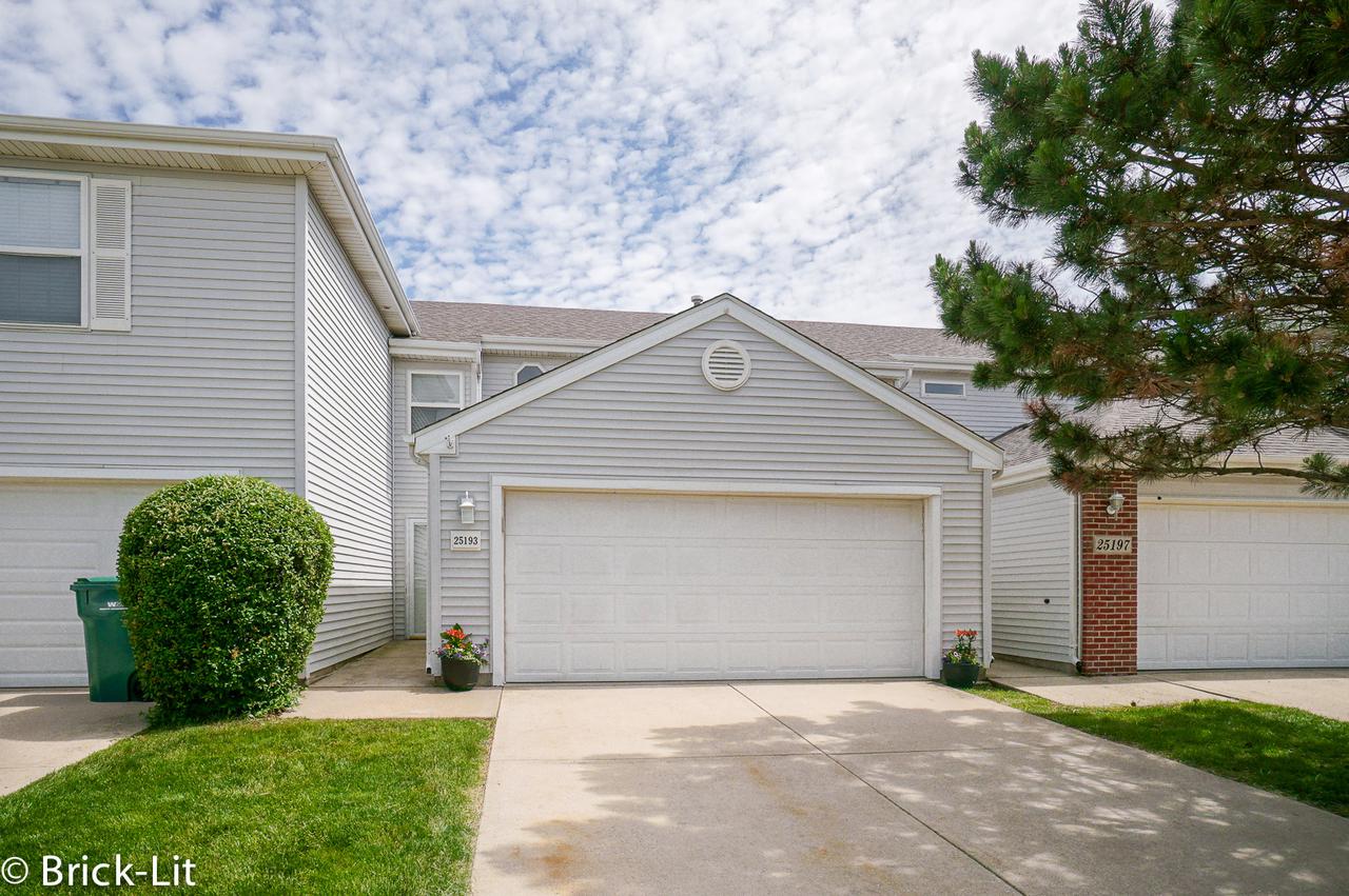 25193 Shannon Dr., Manhattan, IL 60442