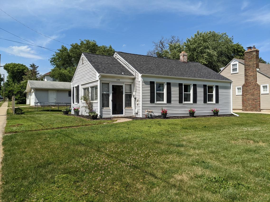 1174 W Harrison St., Freeport, IL 61032
